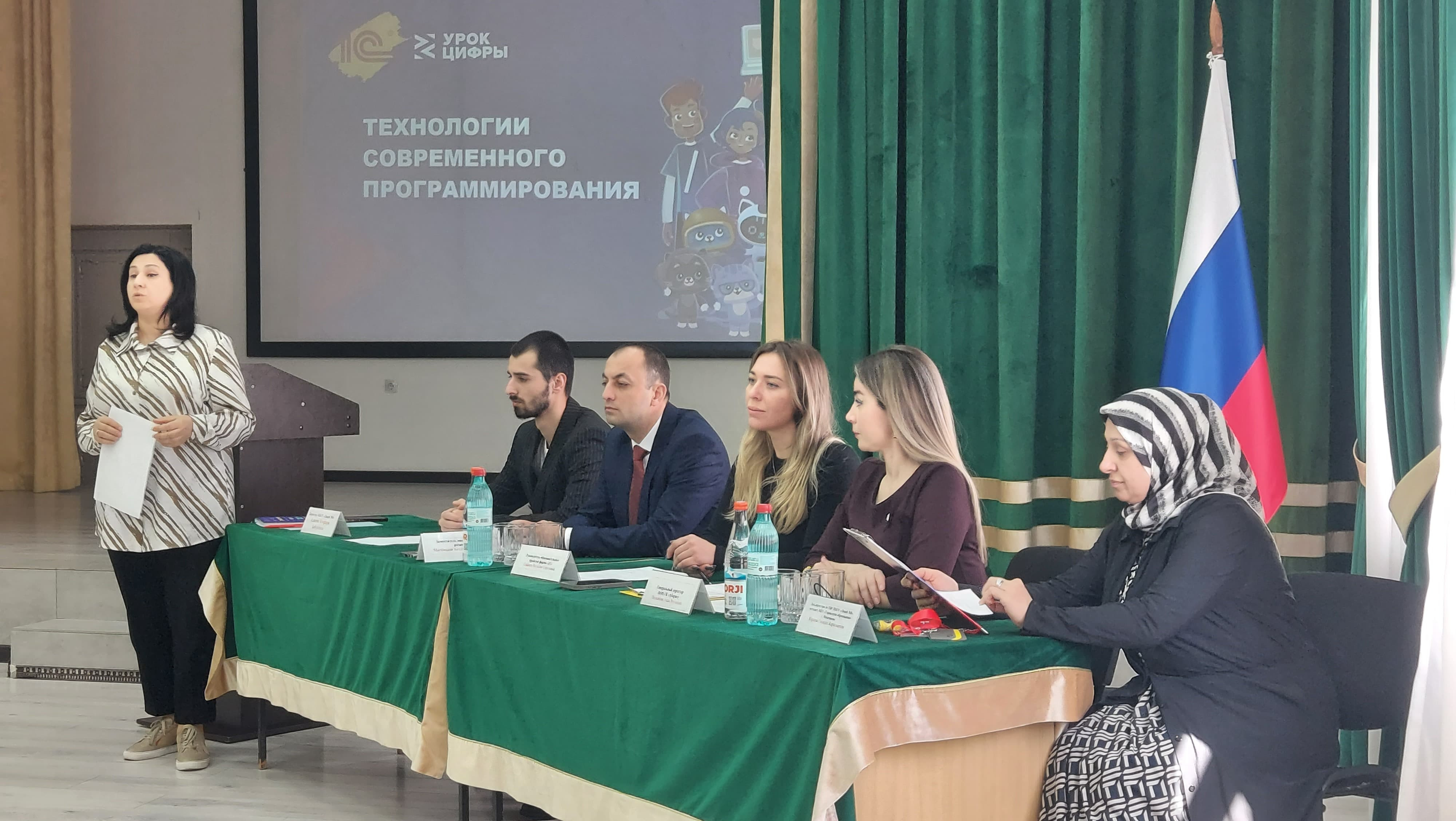 Урок цифры "Технологии современного программирования" прошел в Махачкале